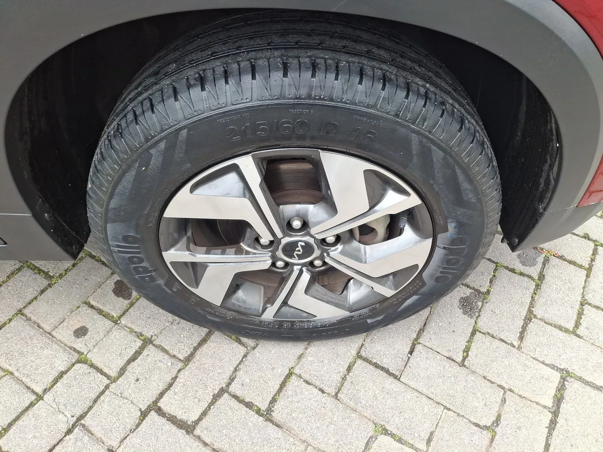 Kia Sonet 1.5 Ex Plus 4x2 6ab 6mt 5p año 2023