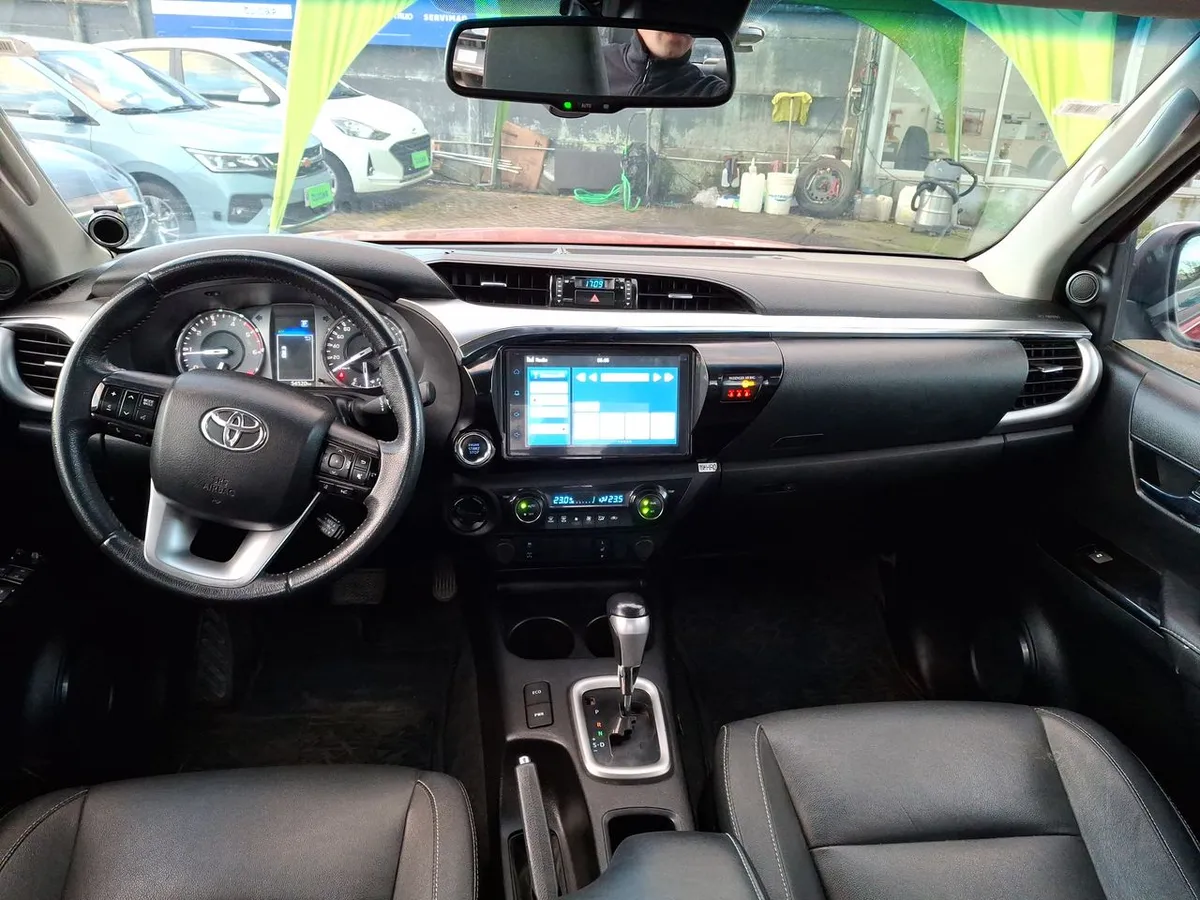 Toyota Hilux 2.8 Srv Diesel 4x4 Dob. Cab. At 4p año 2024