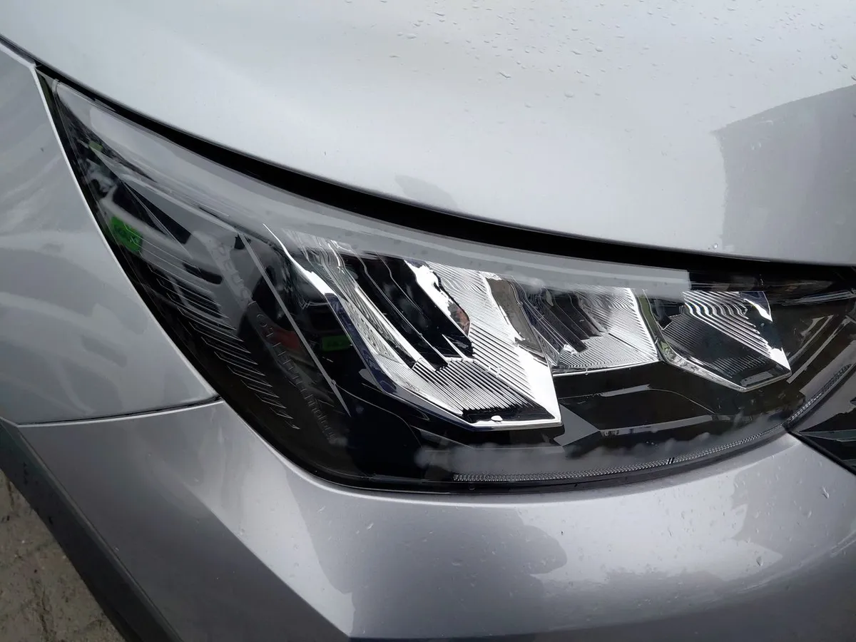 Peugeot 2008 1.2 Active Pack Puretech 130hp 4x2 Mt 5p año 2024