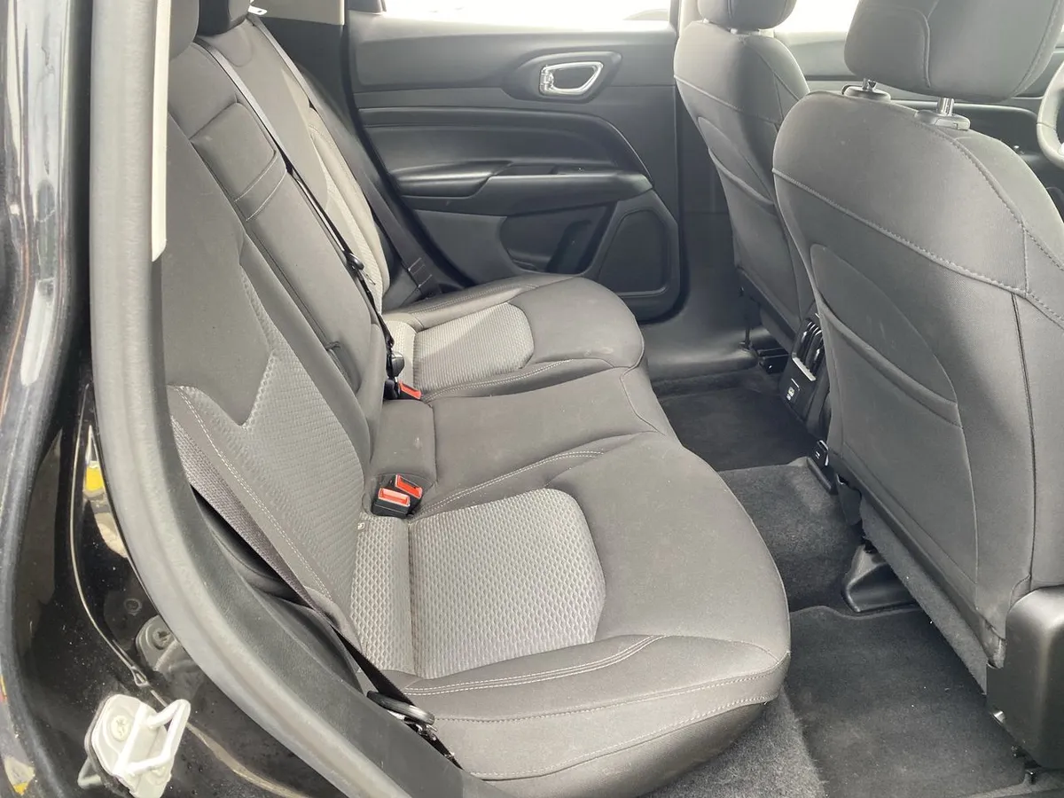 Jeep Compass 1.3 Sport 4x2 At 5p año 2023
