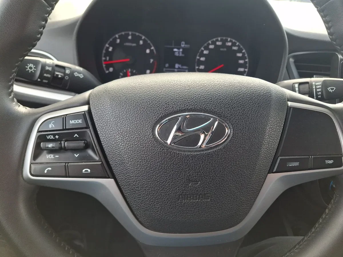 Hyundai Accent 1.4 Hci Value 4x2 Mt 4p año 2023