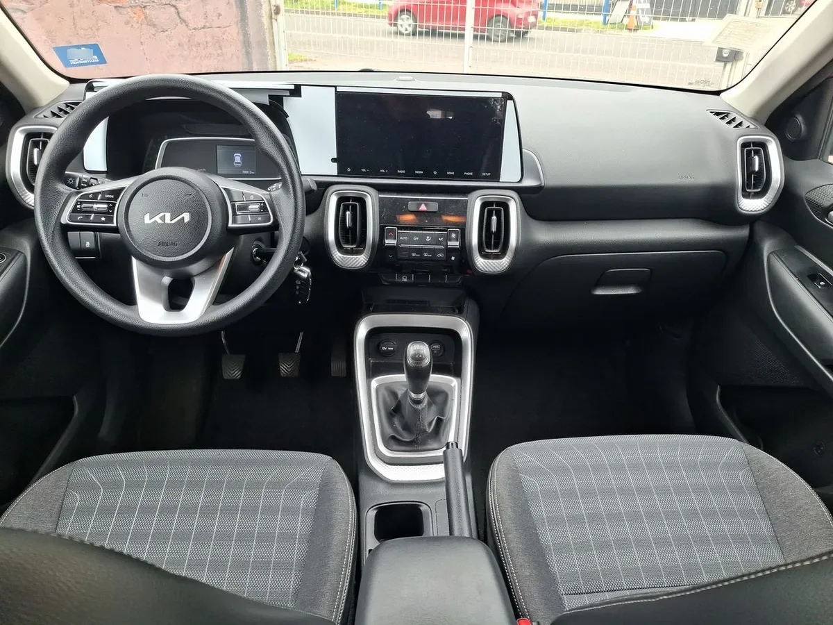 Kia Sonet 1.5 Ex Plus 4x2 6ab 6mt 5p año 2023
