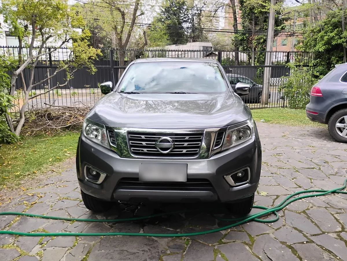 NISSAN NP300 2.3 D Navara Dc Xe Mt 4x4 Diesel año 2020
