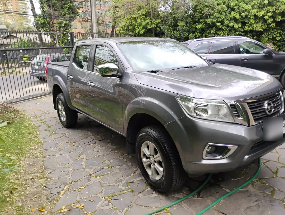 NISSAN NP300 2.3 D Navara Dc Xe Mt 4x4 Diesel año 2020