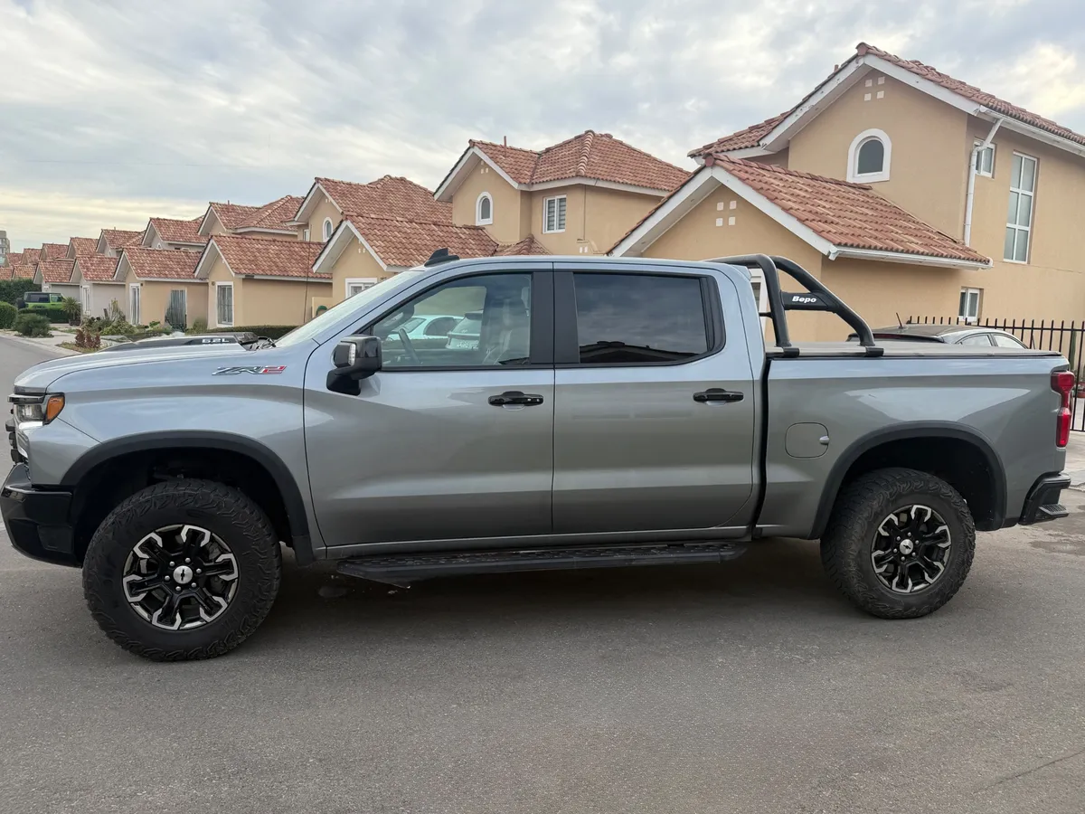 CHEVROLET SILVERADO 6.2 Zr2 At 4x4 año 2024