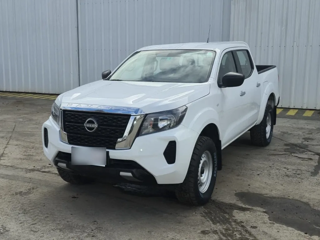 Nissan Navara Navara Se D Cab Mt 4x4 2.3 año 2023