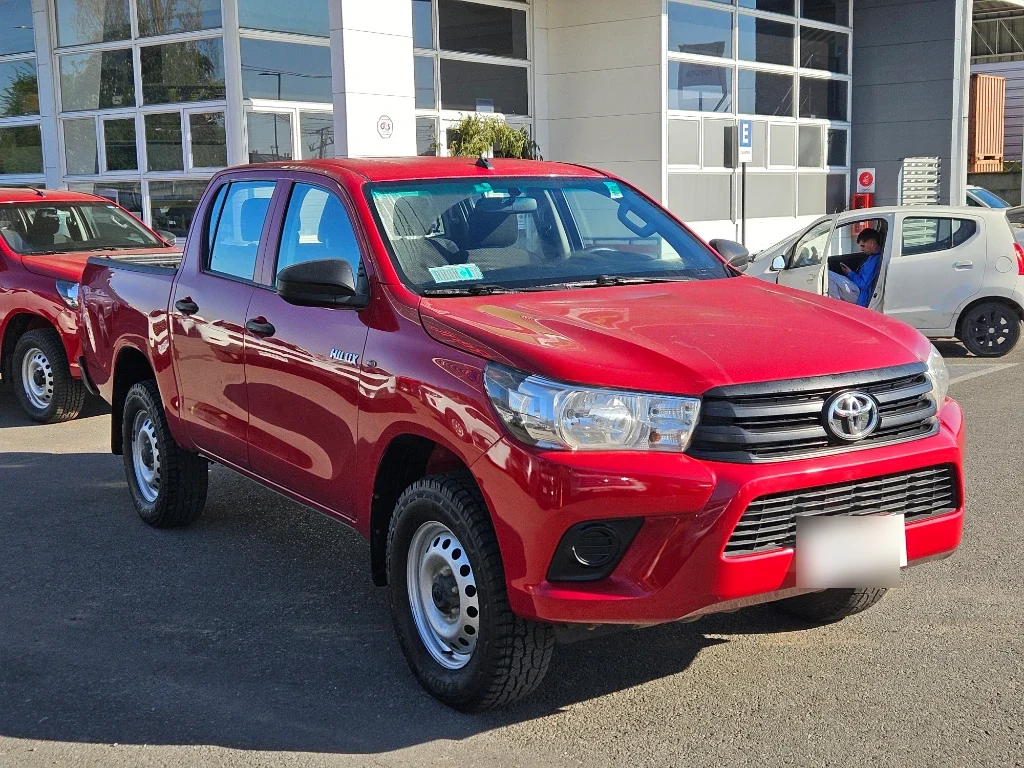 Toyota Hilux Dx Dcab Mt 4x4 2.4 año 2024