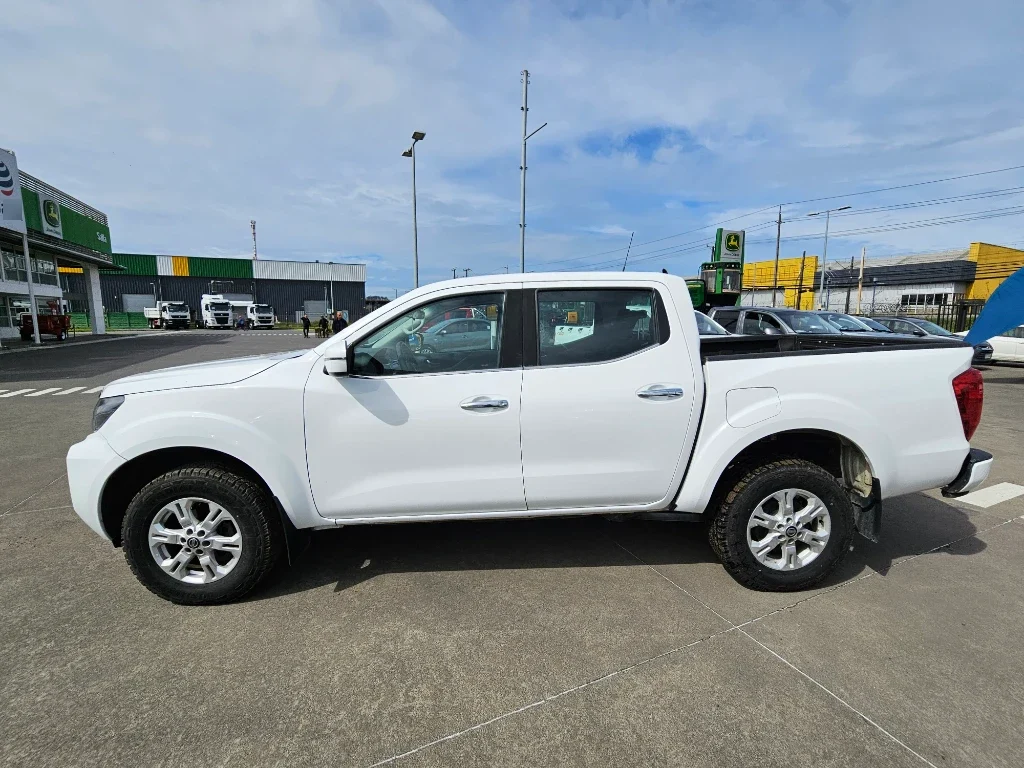 Nissan Navara Navara Dc 4x2 2.3tdi Xe año 2021