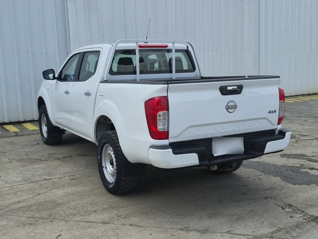 Nissan Navara Navara Se D Cab Mt 4x4 2.3 año 2023