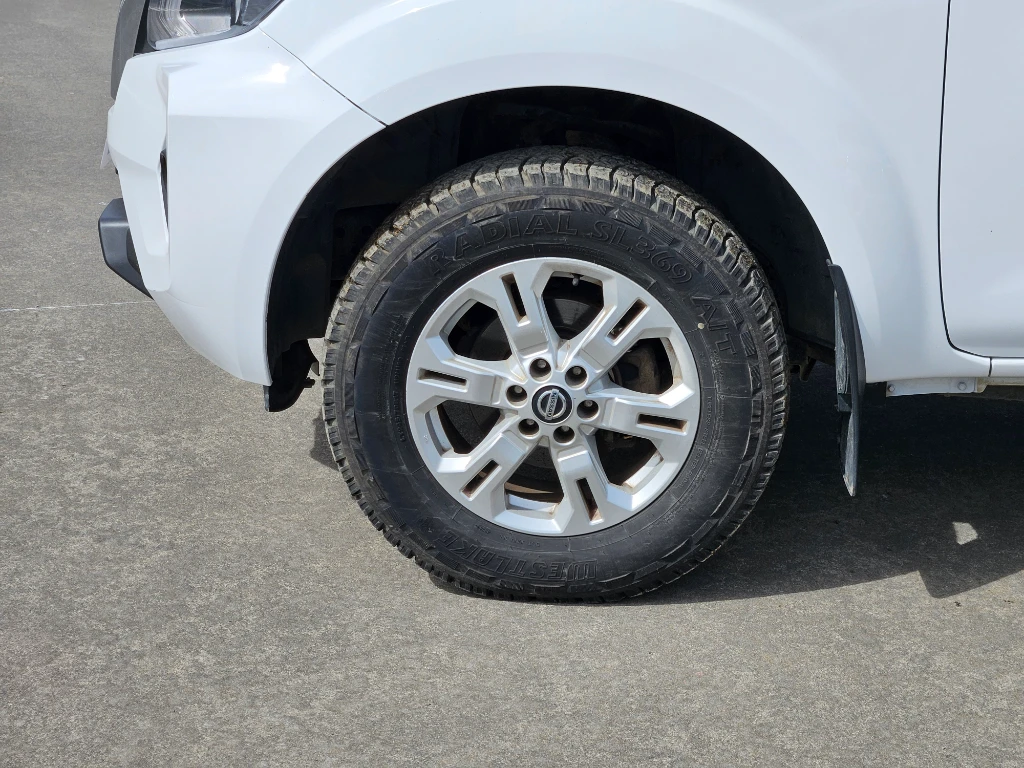 Nissan Navara Navara Dc 4x2 2.3tdi Xe año 2021