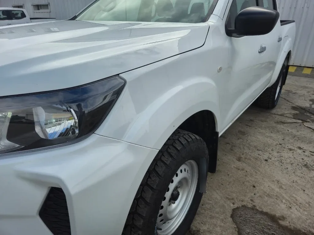 Nissan Navara Navara Se D Cab Mt 4x4 2.3 año 2023