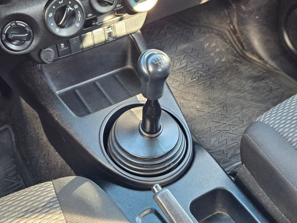 Toyota Hilux Dx Dcab Mt 4x4 2.4 año 2024