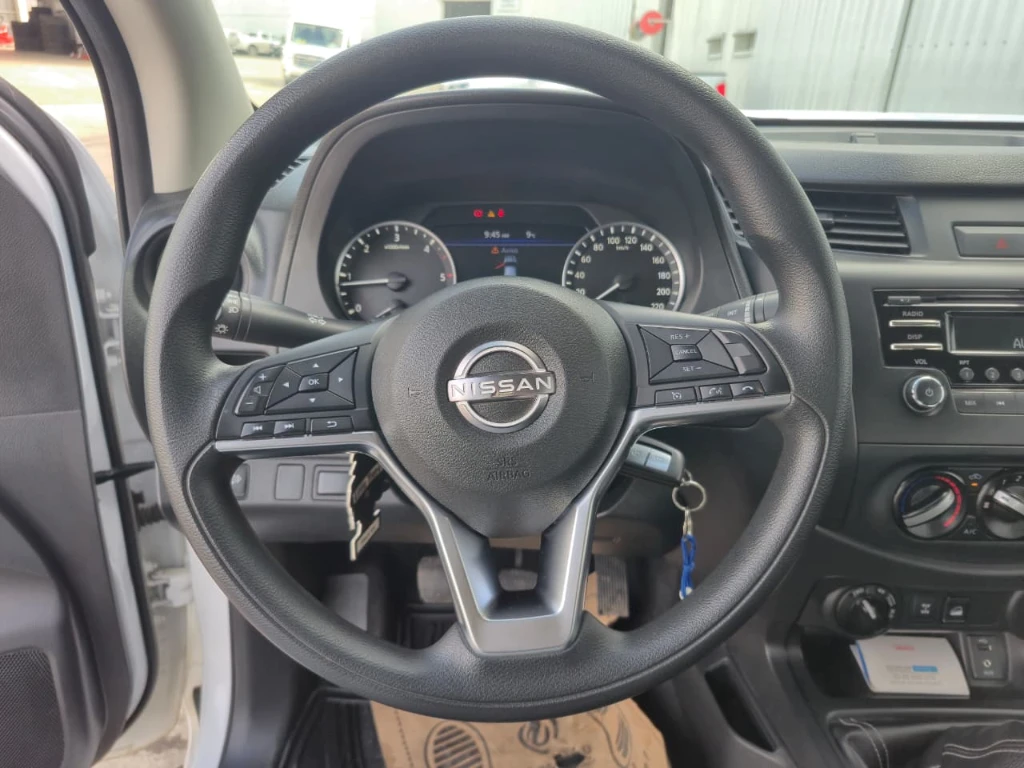 Nissan Navara Navara Se D Cab Mt 4x4 2.3 año 2023
