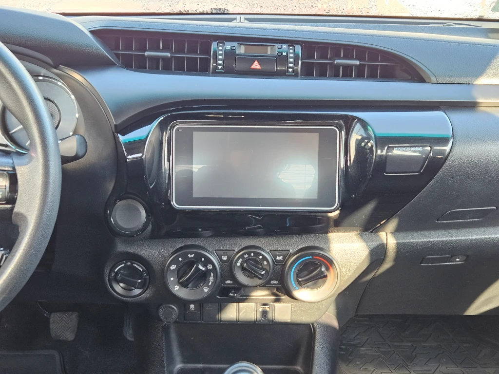 Toyota Hilux Dx Dcab Mt 4x4 2.4 año 2024