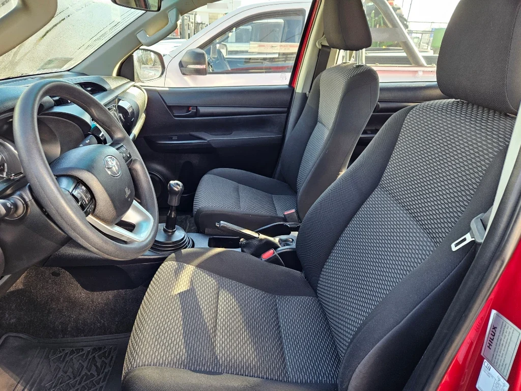 Toyota Hilux Dx Dcab Mt 4x4 2.4 año 2024