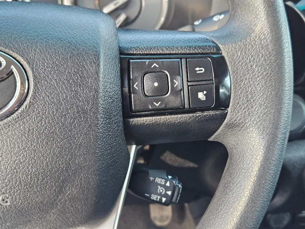 Toyota Hilux Dx Dcab Mt 4x4 2.4 año 2024