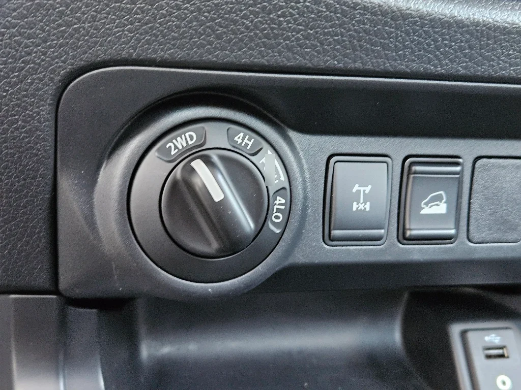 Nissan Navara Cs 4x4 2.3tdi año 2023