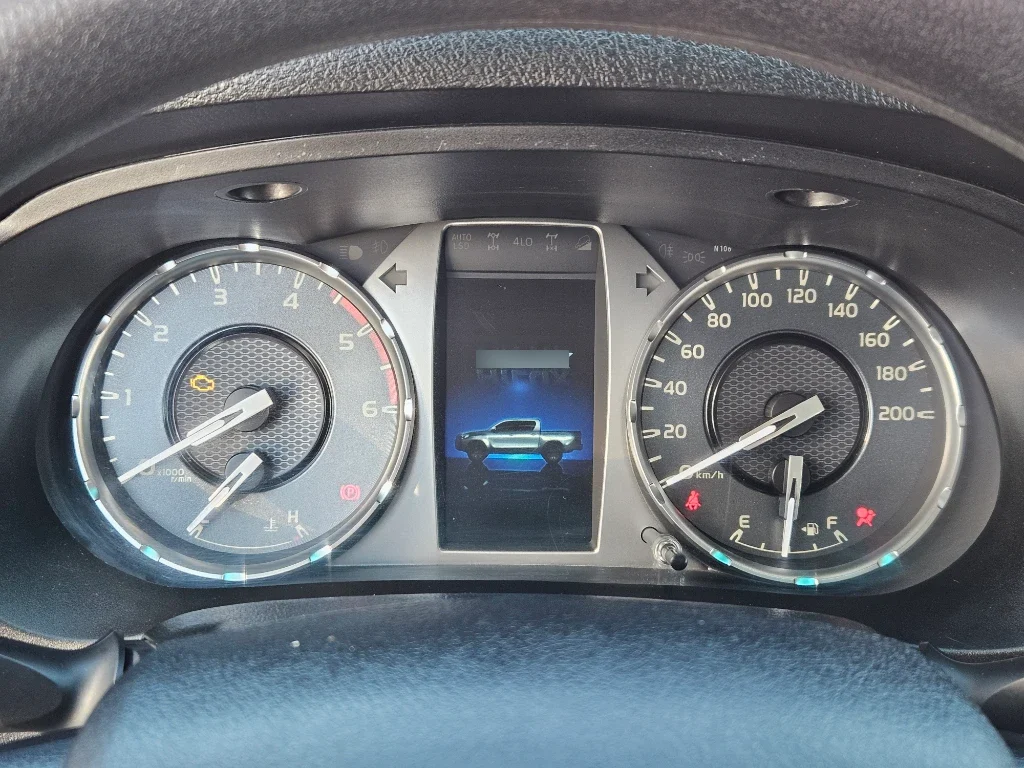 Toyota Hilux Dx Dcab Mt 4x4 2.4 año 2024