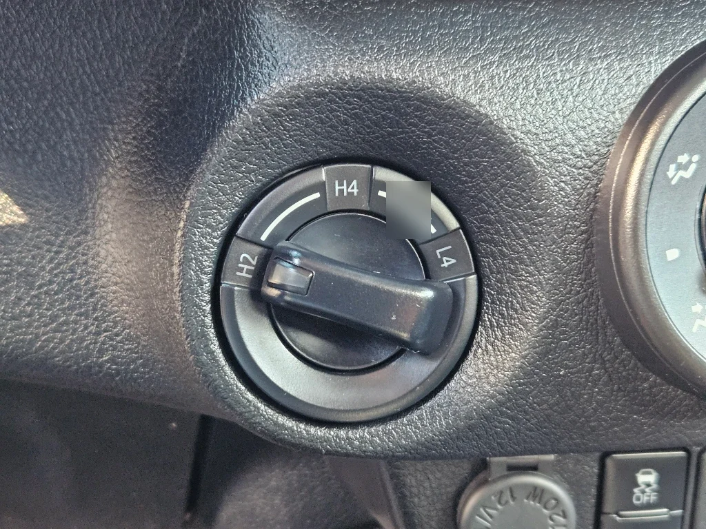 Toyota Hilux Dx Dcab Mt 4x4 2.4 año 2024