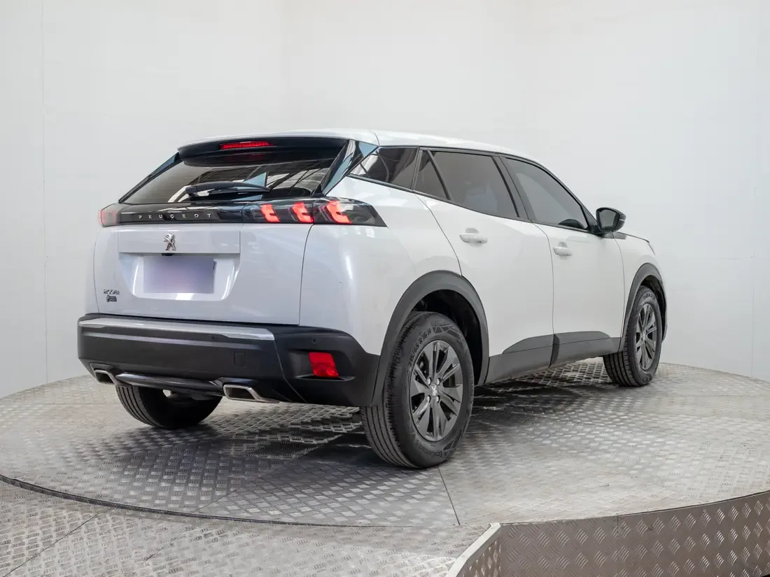 Peugeot New 2008 1.2 Active Pack Puretech 130 Mt año 2023