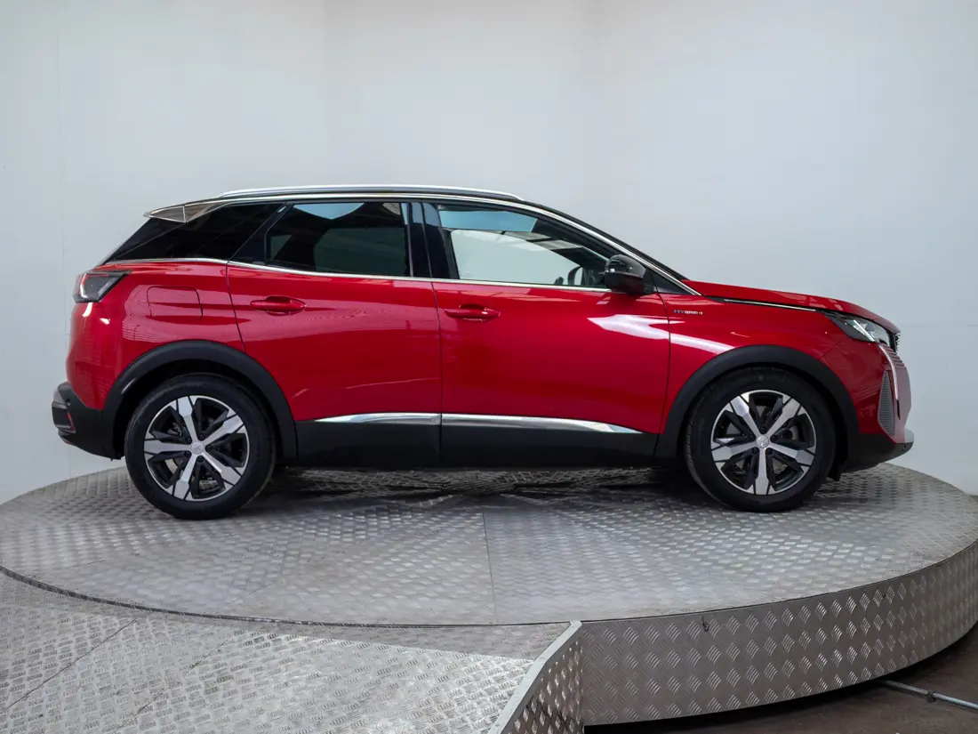 Peugeot 3008 3008 Hybrid 300 4x4 1.6 Aut año 2025