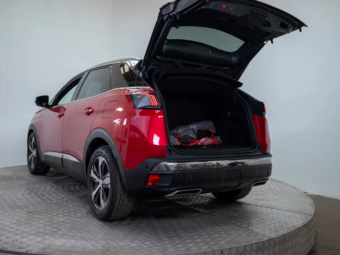 Peugeot 3008 3008 Hybrid 300 4x4 1.6 Aut año 2025
