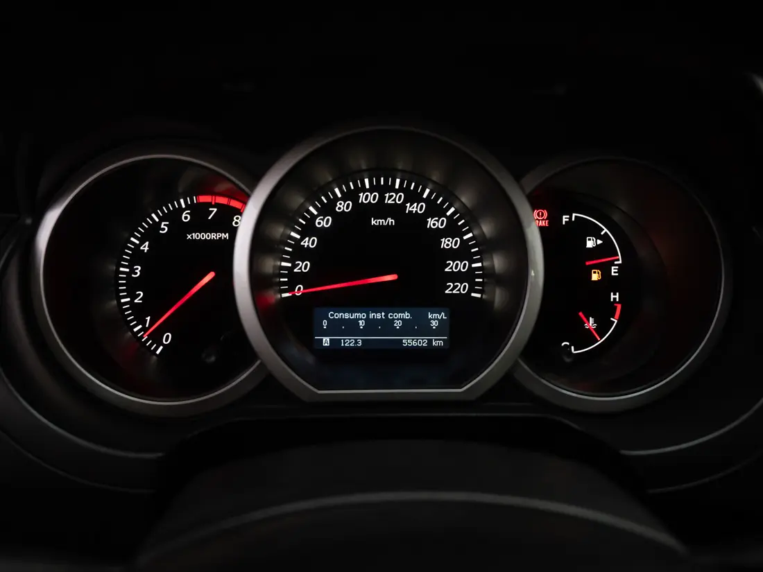 Suzuki Grand Nomade Grand Nomade 2.4 Glx Sport E4 Mt 4x4 año 2016