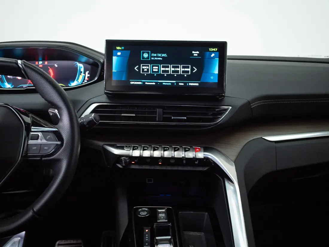 Peugeot 3008 3008 Hybrid 300 4x4 1.6 Aut año 2025