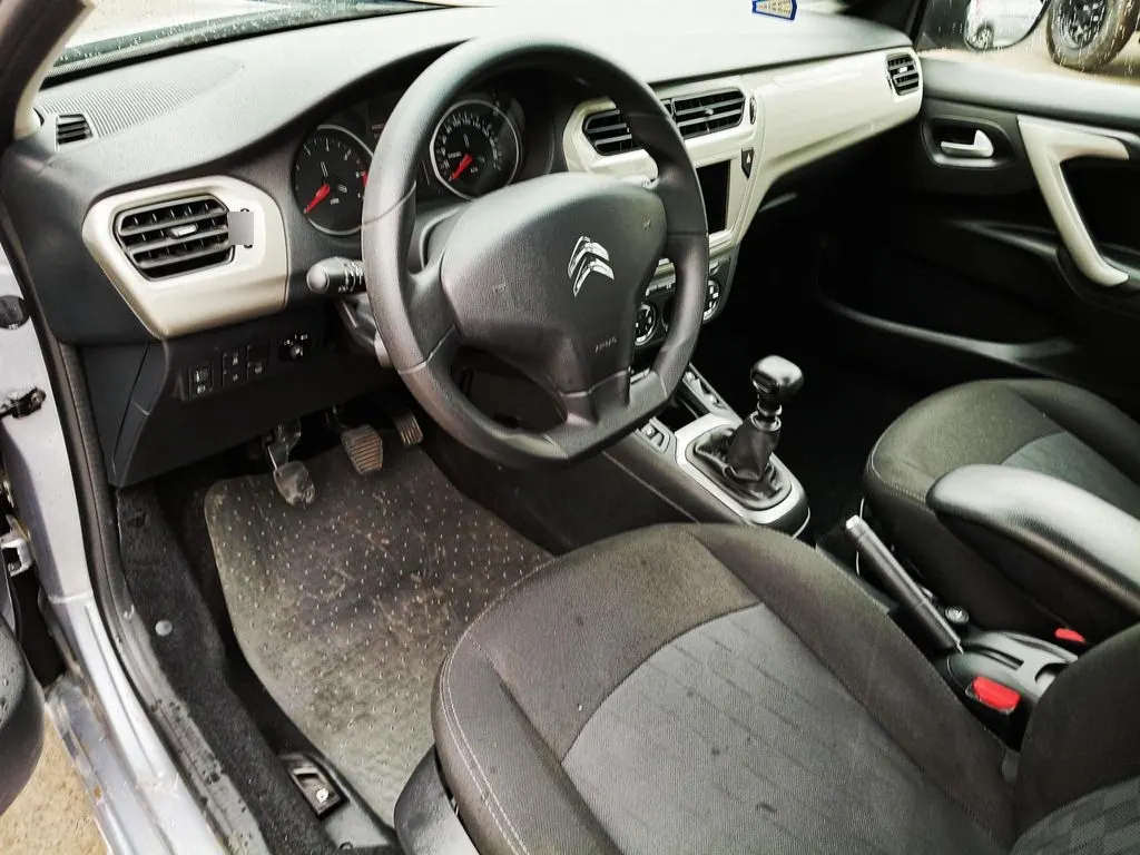 Citroen C-Elysee 1.5 Bluehdi año 2024