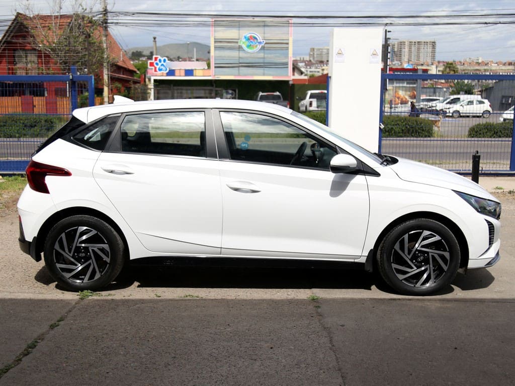 Hyundai I20 Mt 1.2 año 2025