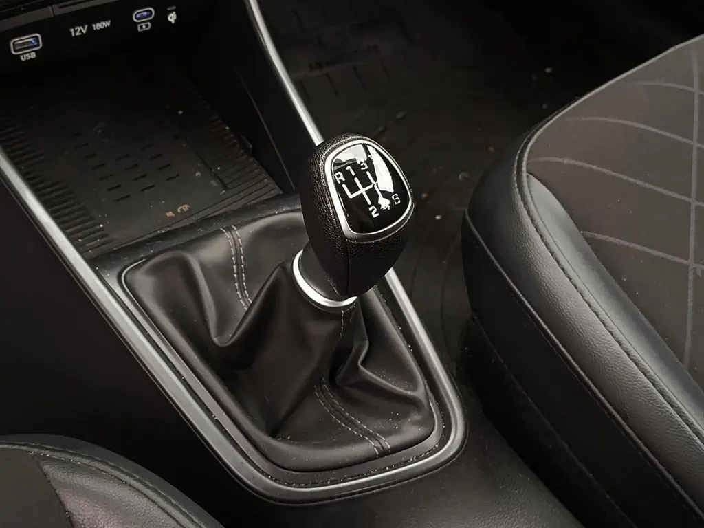 Hyundai I20 1.4 Plus Mt año 2025