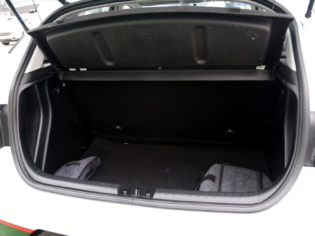 Hyundai I20 1.4 Plus Mt año 2025