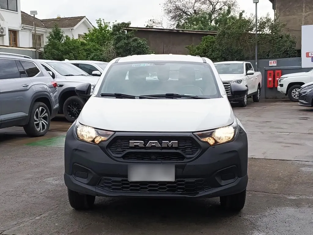 Ram 700 1.3 Slt Dc Mt año 2024