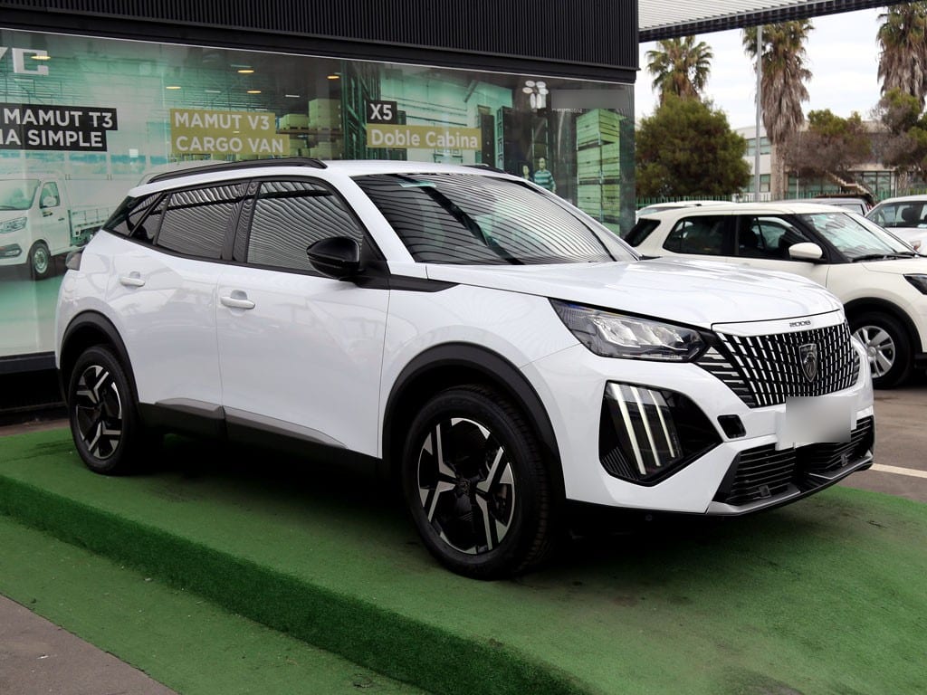 Peugeot 2008 Blue Hdi 1.5 Aut año 2025