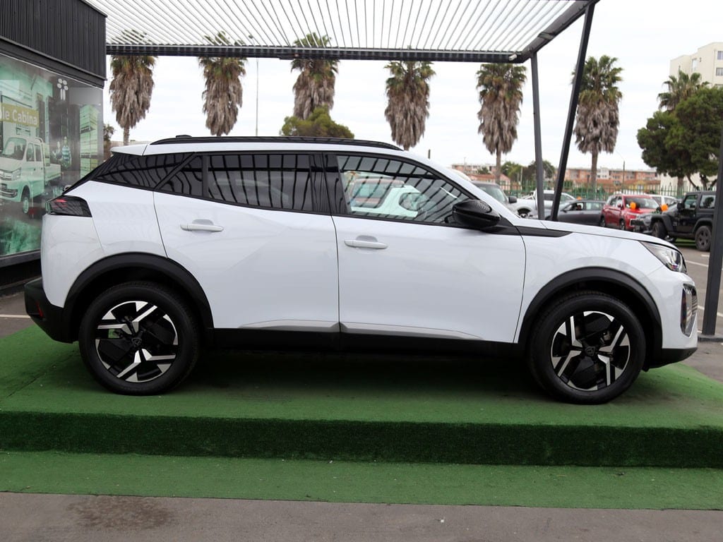 Peugeot 2008 Blue Hdi 1.5 Aut año 2025