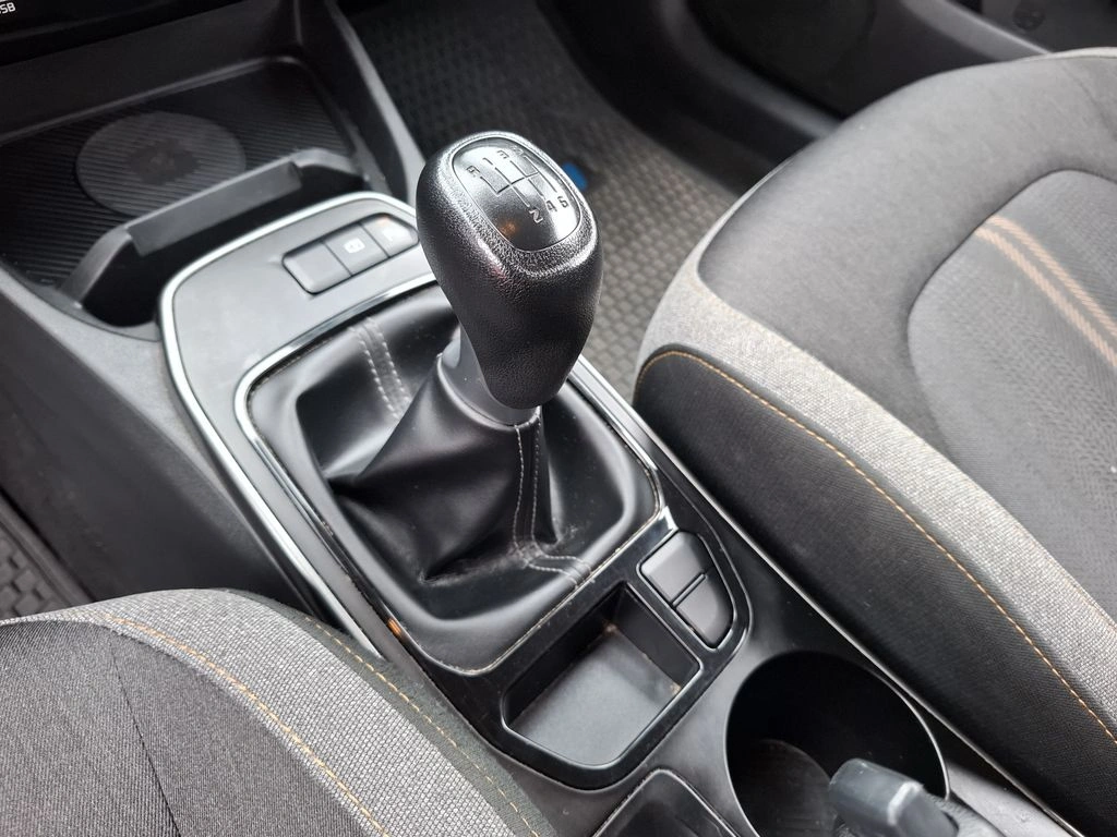 Kia K3 1.6 Ex 4x2 Mt 4p año 2024