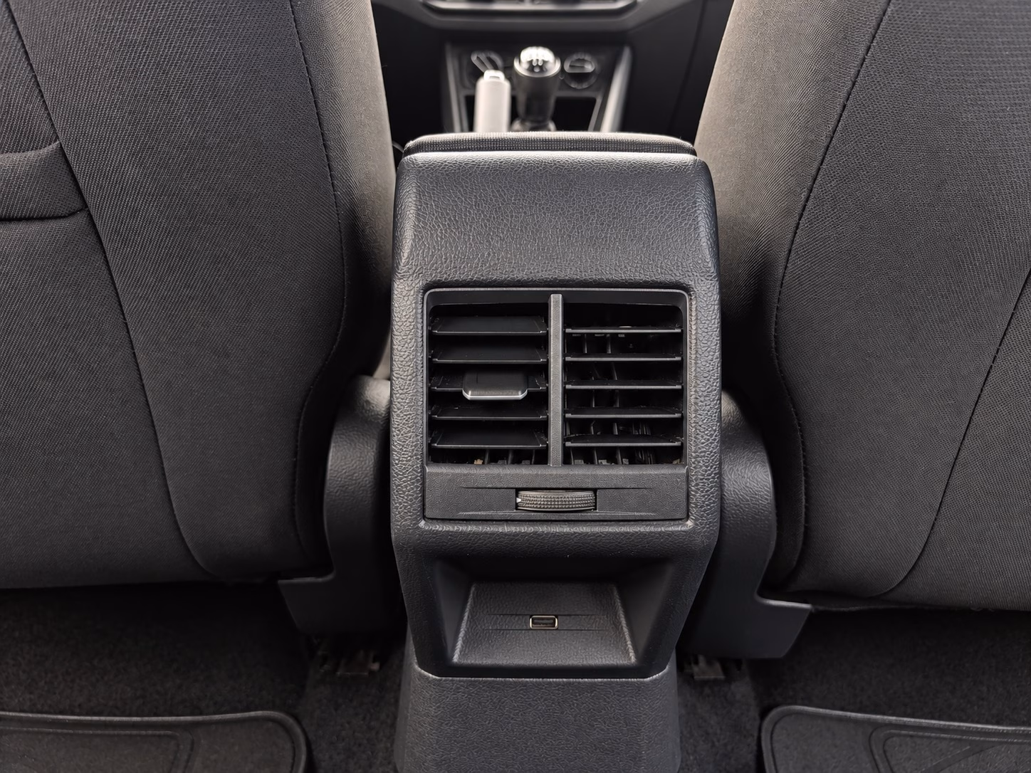 Volkswagen Virtus Mt5 Trendline Esc año 2019