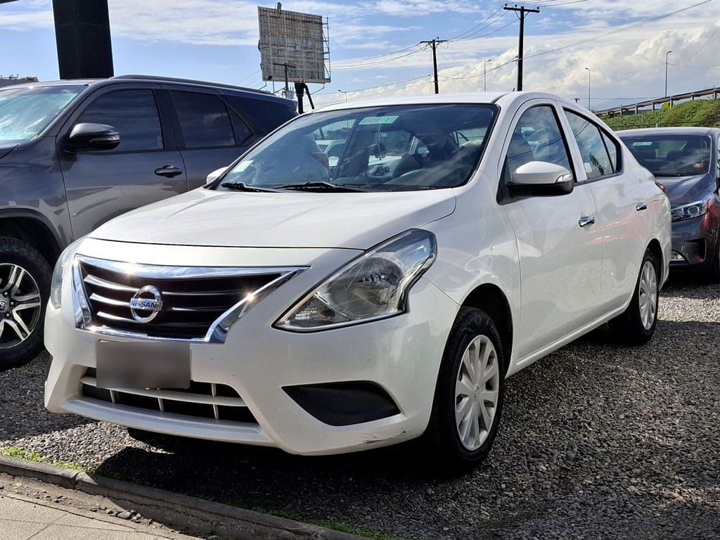 Nissan Versa 1.6 Sense 4x2 Mt 4p año 2020