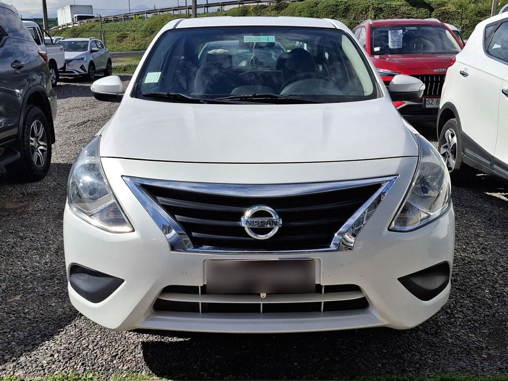 Nissan Versa 1.6 Sense 4x2 Mt 4p año 2020