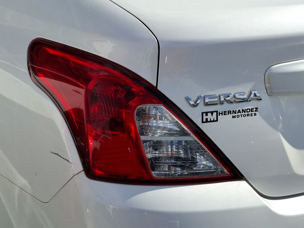 Nissan Versa 1.6 Sense 4x2 Mt 4p año 2020