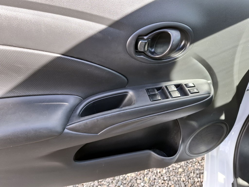 Nissan Versa 1.6 Sense 4x2 Mt 4p año 2020