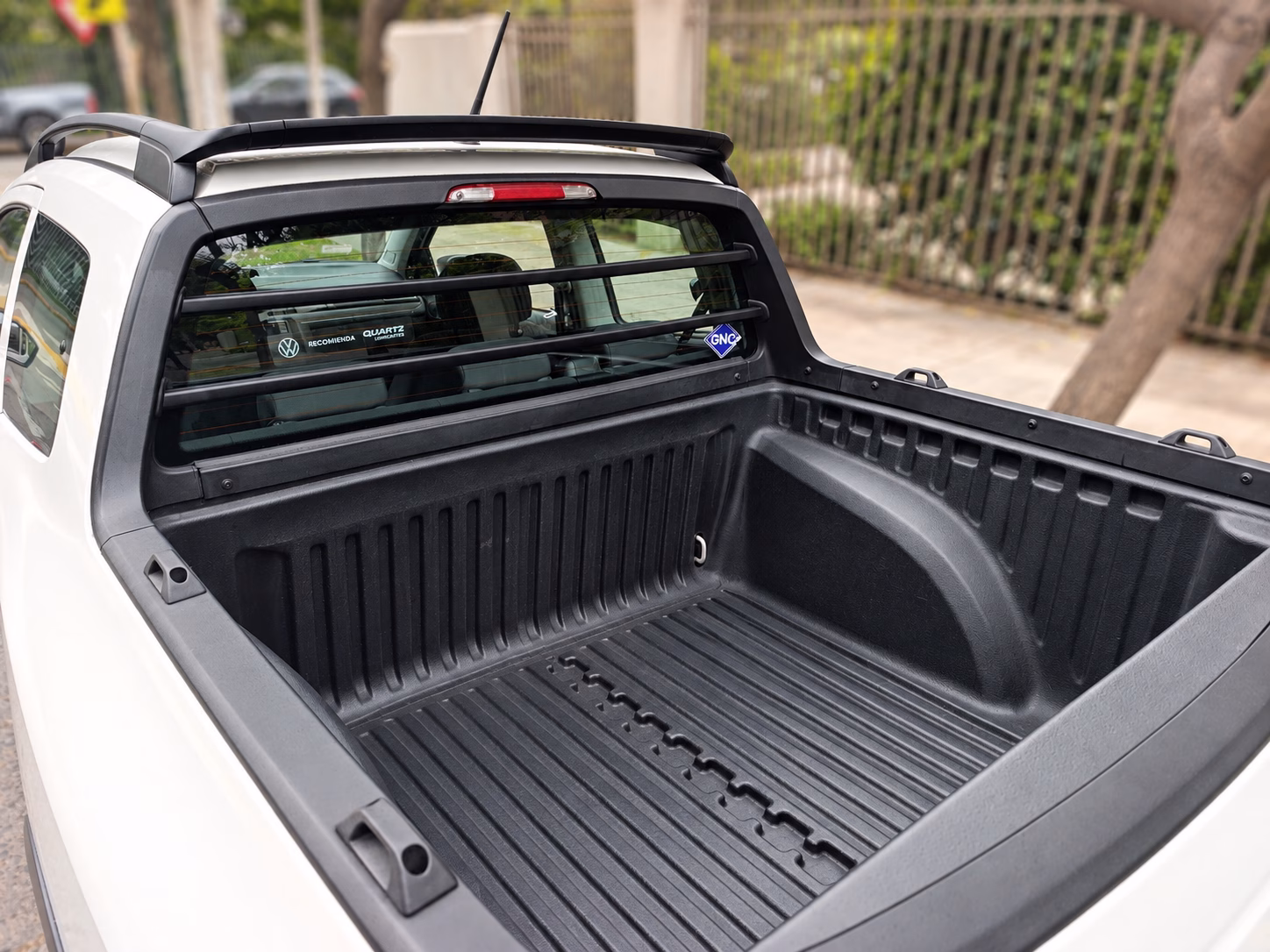 Volkswagen Saveiro 1.6 año 2022