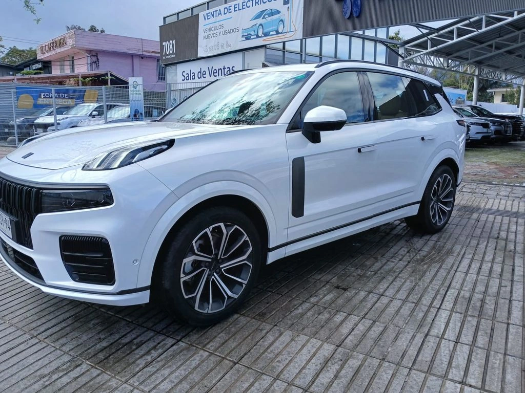 Lynk&Co 09 09 Halo 2.0t At Híbrido año 2025