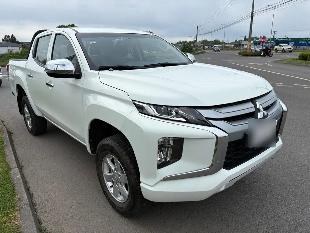 Mitsubishi L200 Katana Cr 4x2 año 2023