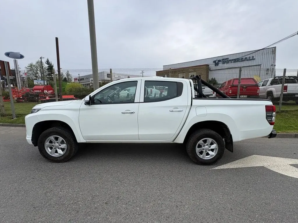 Mitsubishi L200 Katana Cr 4x2 año 2023