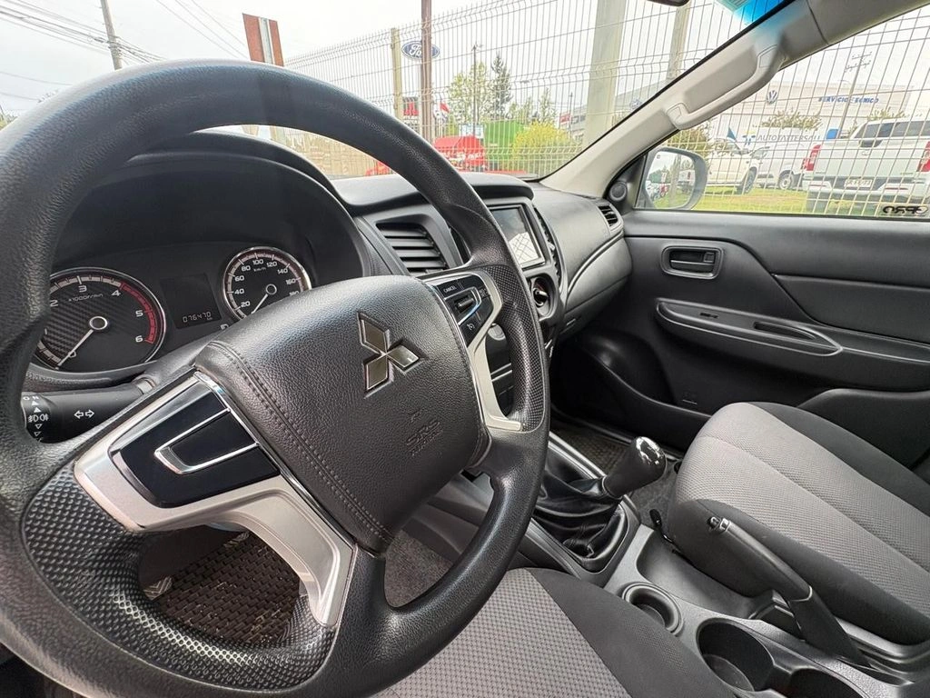 Mitsubishi L200 Katana Cr 4x2 año 2023