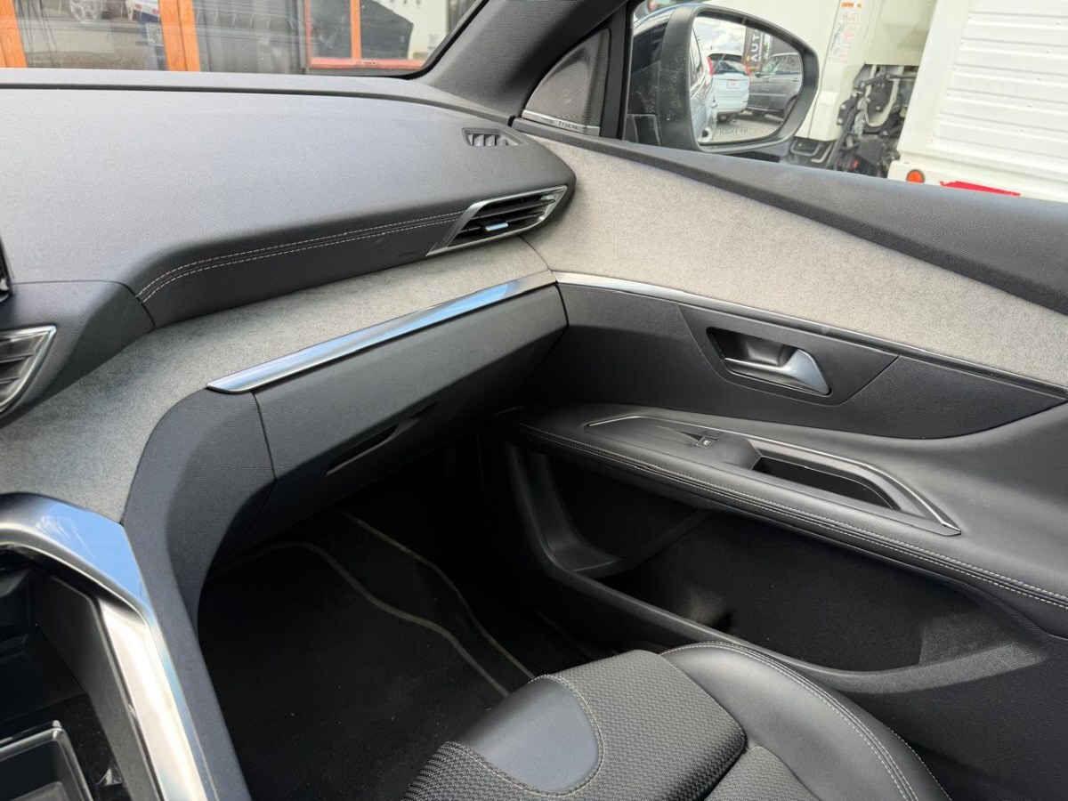 Peugeot 3008 Gt 1.5 Hdi 130 año 2022