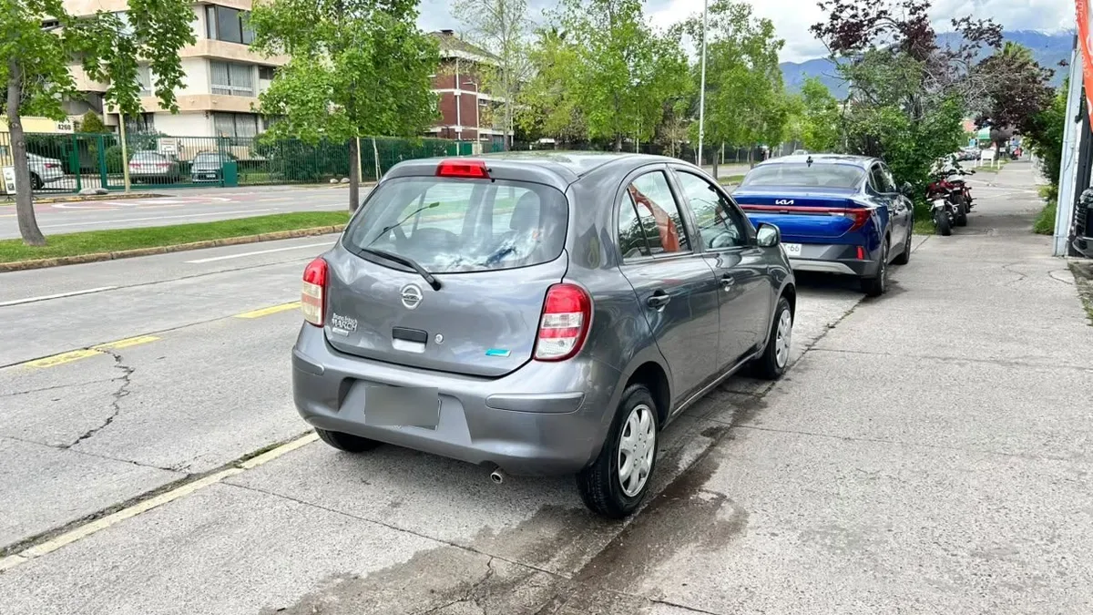 Nissan March Active 1.6 Mt año 2017