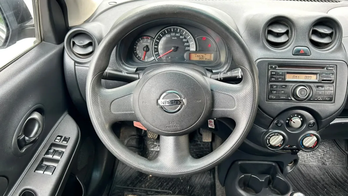 Nissan March Active 1.6 Mt año 2017