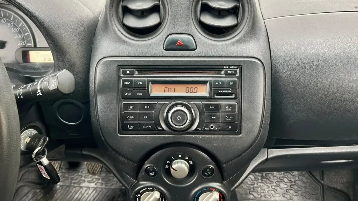 Nissan March Active 1.6 Mt año 2017